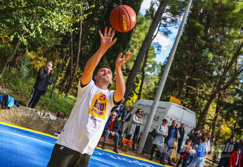 Za bivše i buduće asove: Otvoren košarkaški teren na Trimuši, pala i prva tekma